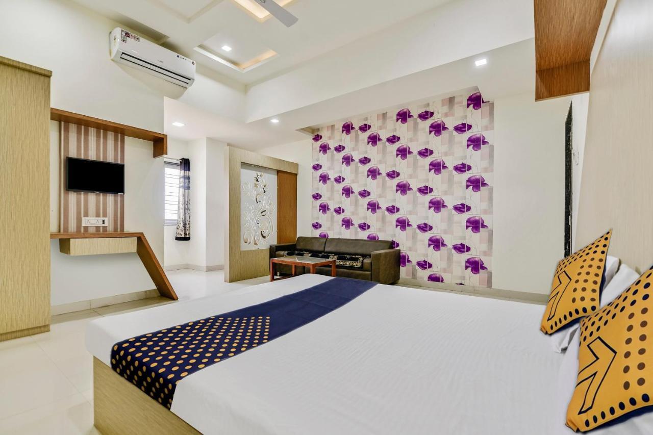 Spot On 62545 Sai Resort Hingoli 外观 照片